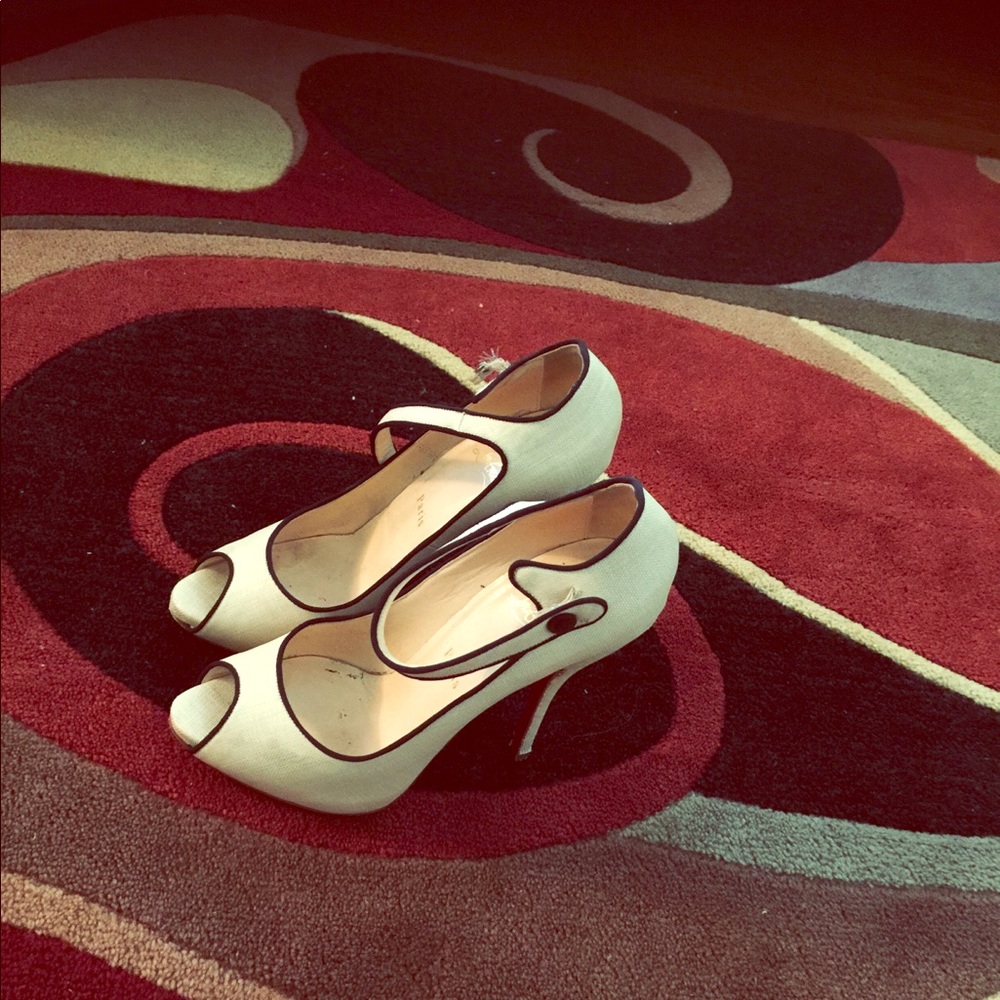 Christian Louboutin Cream peep toes pumps